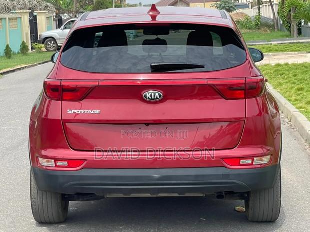 Kia Sportage 2019 Red · Photo 5