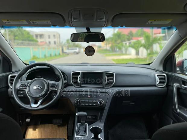 Kia Sportage 2019 Red · Photo 8