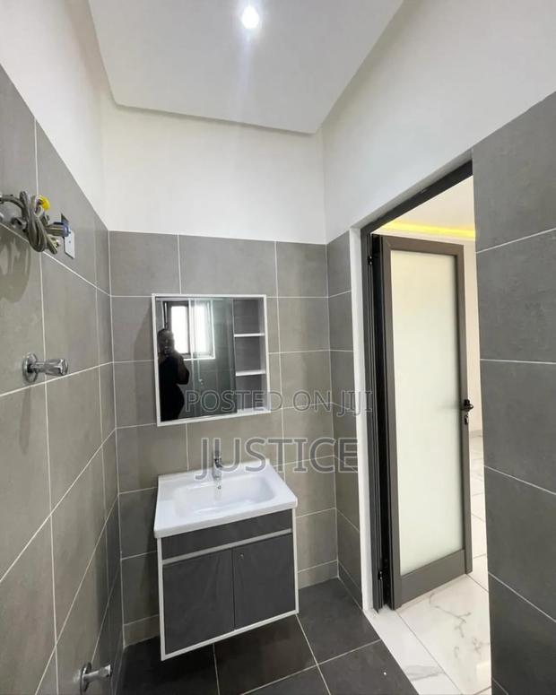 4bdrm Duplex in Lakeside Estate for rent · Photo 3