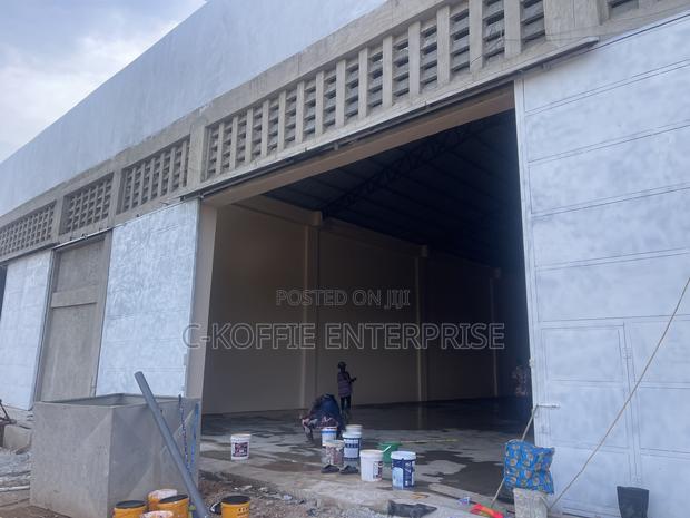 1000 SQM Warehouse at Spintex for Rent · Photo 3