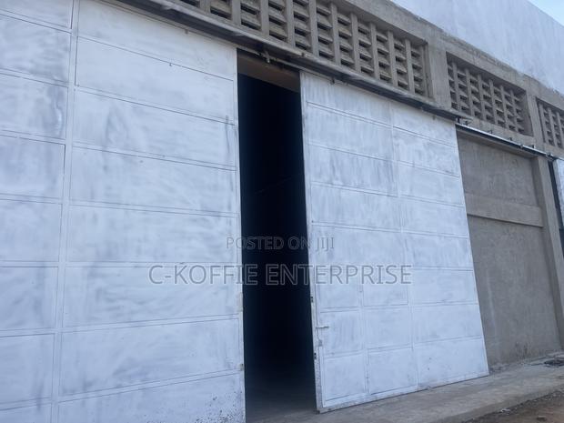 1000 SQM Warehouse at Spintex for Rent · Photo 2