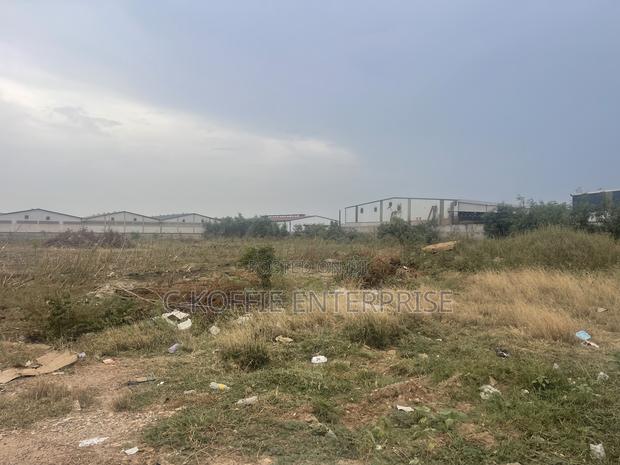 4500 SQM on 5.5 Acers Land for Sale · Photo 4