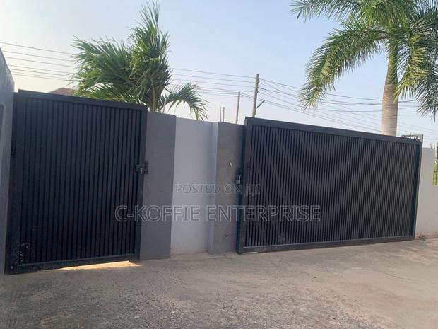 Furnished 8bdrm House in Tema Com 25 for rent · Photo 2