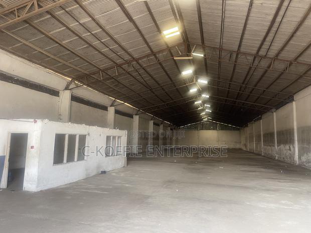 1350 SQM Warehouse for Rent · Photo 3