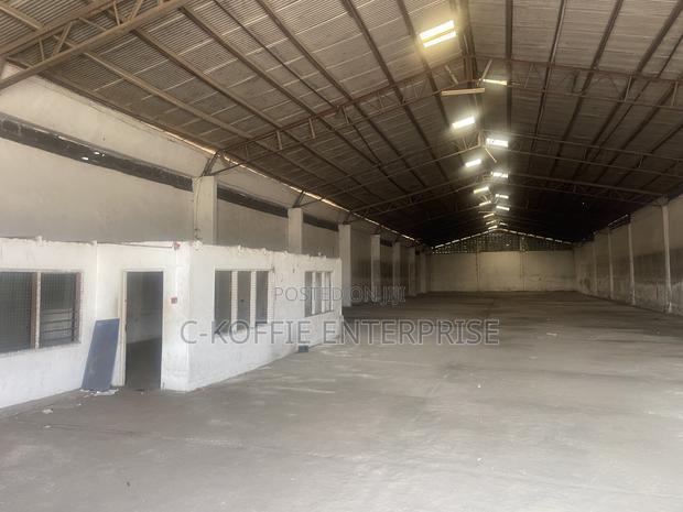 1350 SQM Warehouse for Rent · Photo 2