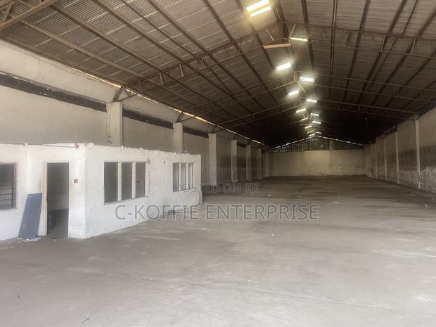 1350 SQM Warehouse for Rent · Photo 4