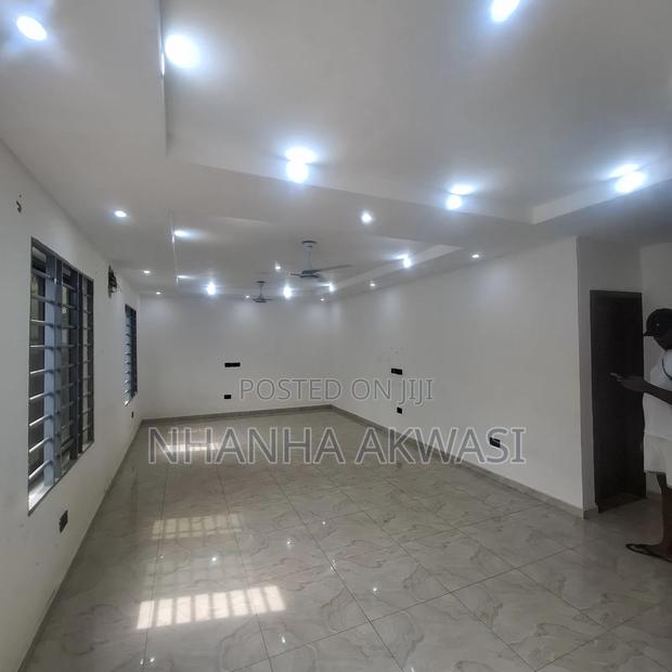 3bdrm Apartment in Klagon, Tema Metropolitan for rent · Photo 2