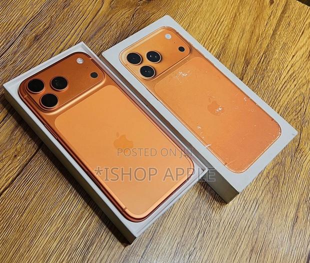Apple iPhone 17 Pro Max 512 GB Orange · Photo 2