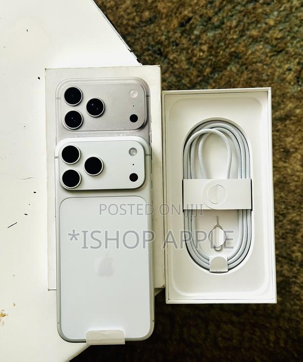 Apple iPhone 17 Pro Max 512 GB White · Photo 2