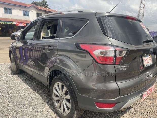 Ford Escape 2018 Gray · Photo 5