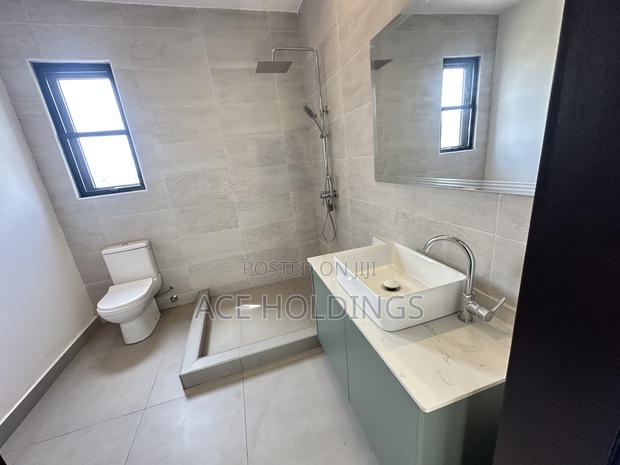 3bdrm Townhouse/Terrace in Community 25, Tema Metropolitan for sale · Photo 8