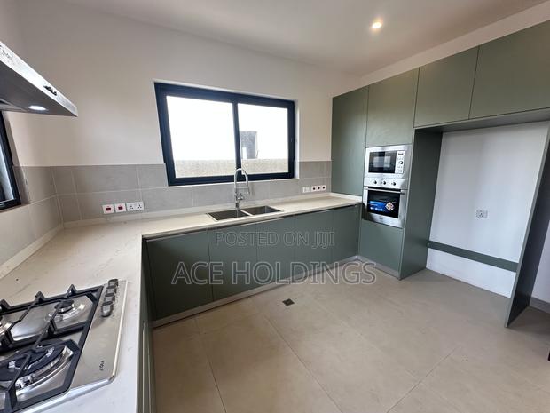 3bdrm Townhouse/Terrace in Community 25, Tema Metropolitan for sale · Photo 5