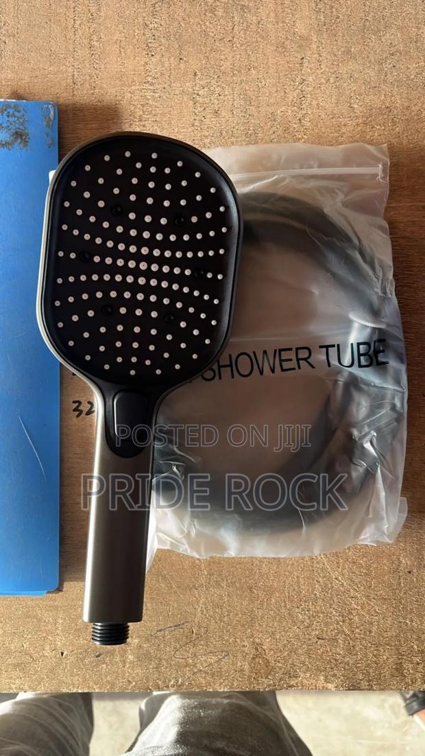 Chain and Handle, Shower Handle, Telepohe · Photo 1