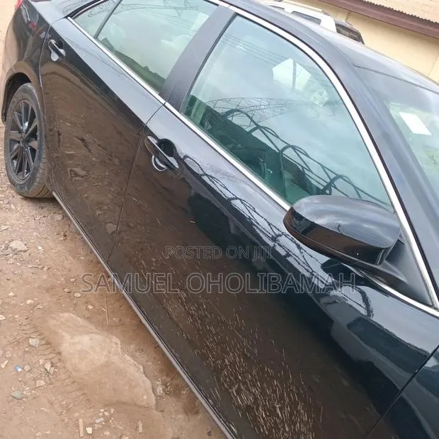 Toyota Camry 2012 Black · Photo 1