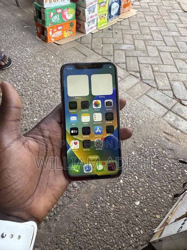 Apple iPhone X 256 GB White · Photo 1