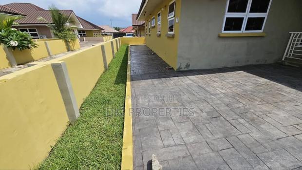 4bdrm House in Dki Properties, Adenta for rent · Photo 3