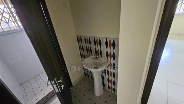 4bdrm House in Dki Properties, Adenta for rent · Photo 5