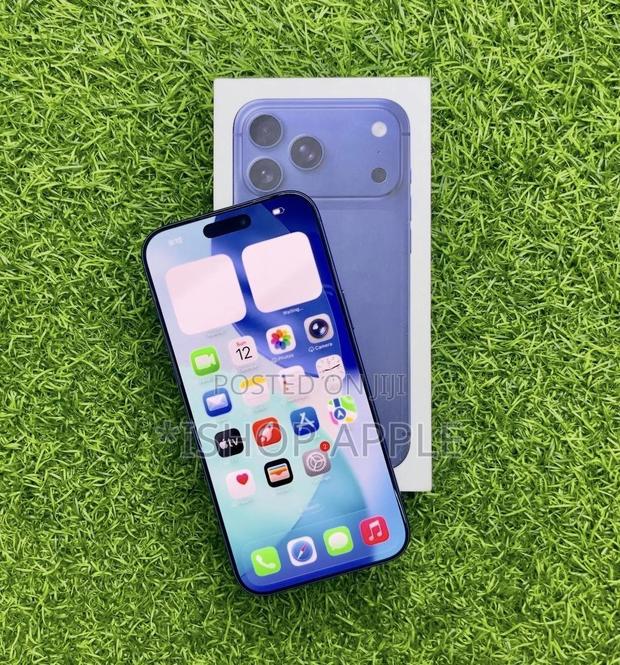 Apple iPhone 17 Pro Max 512 GB Blue · Photo 1