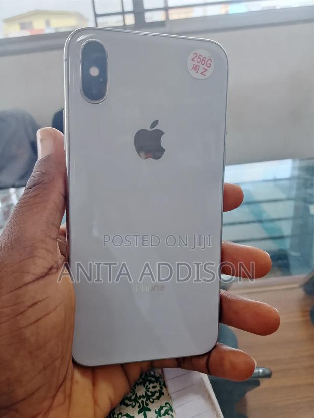 Apple iPhone X 256 GB White · Photo 3