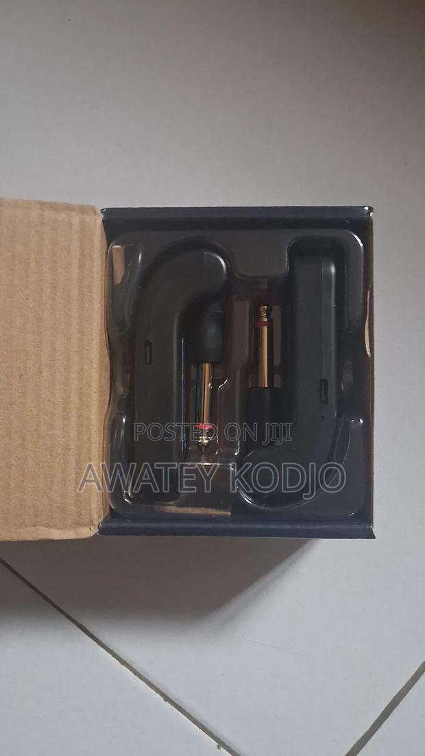 Wireless Guitar Transmitter · Photo 3