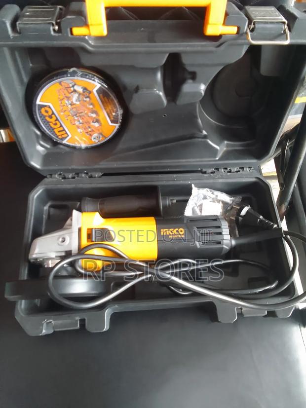 Ingco Angle Grinder and 10pcs Dics 4.5 Inches · Photo 1