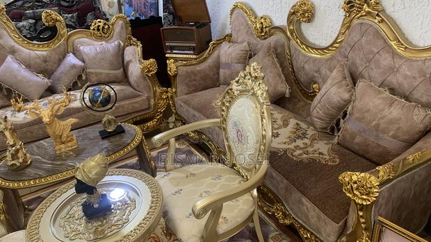 Executive Antique Sofa Chair · Photo 4
