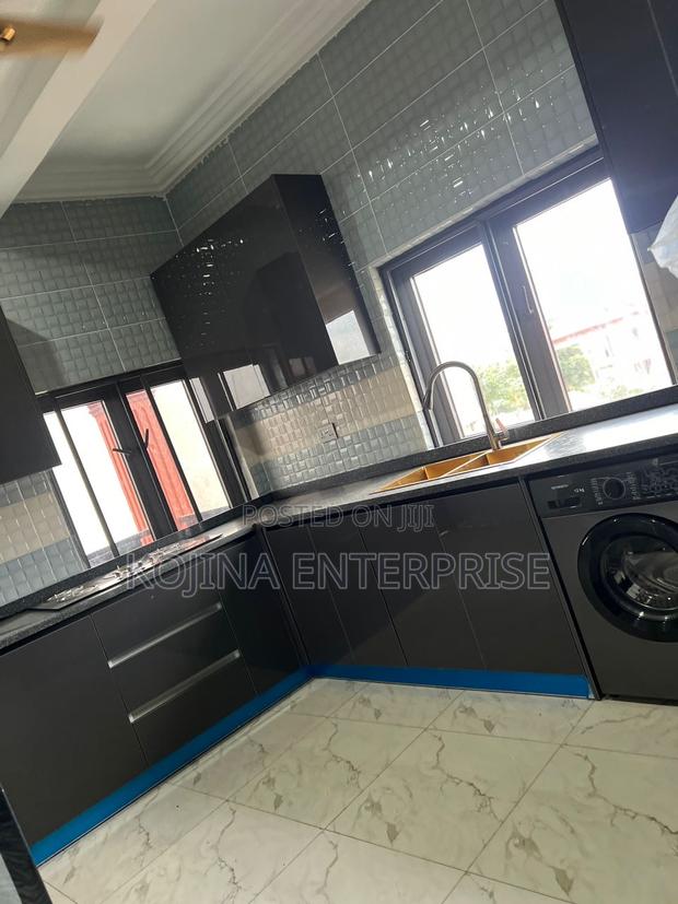 Furnished 2bdrm Apartment in Kagyase, Atwima Kwanwoma for rent · Photo 2