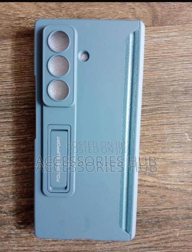 Z Fold 7 Cases · Photo 2