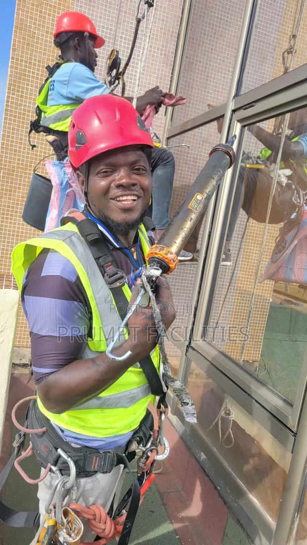 Painting and Maintenance at Height · Photo 2