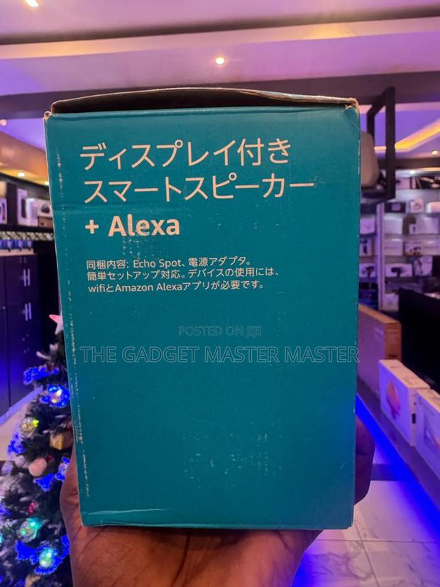 Amazon Echo Spot With Color Display · Photo 2