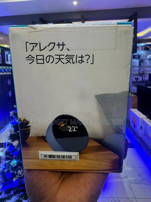Amazon Echo Spot With Color Display · Photo 3