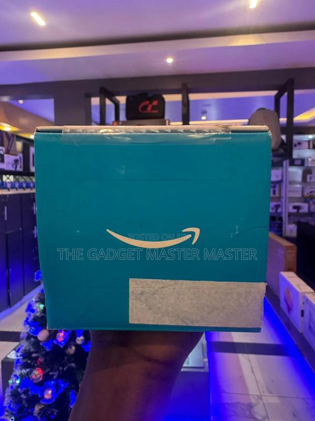 Amazon Echo Spot With Color Display · Photo 5