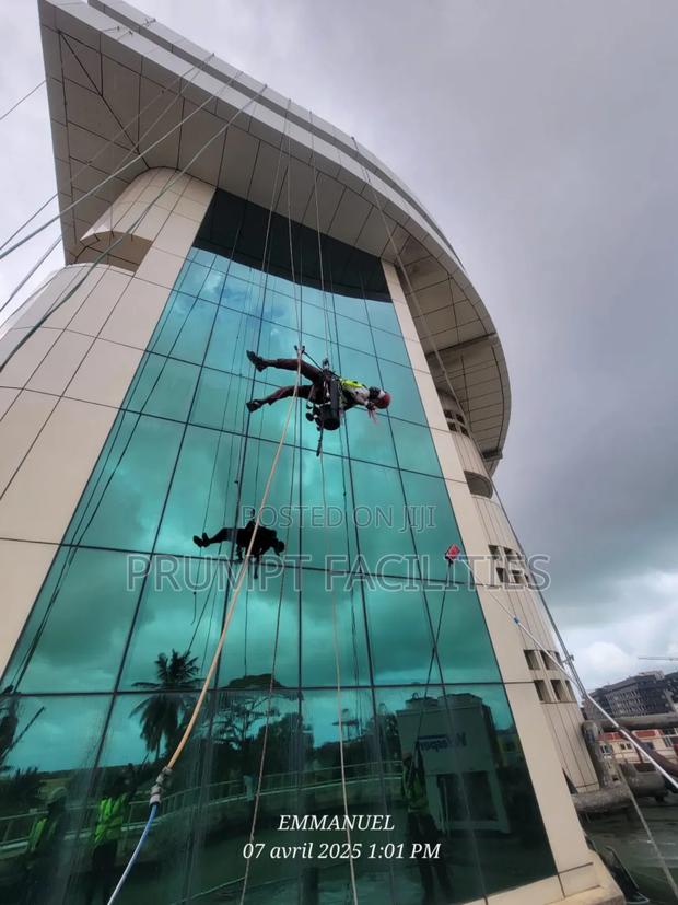 Glass Facade Cleaners · Photo 1