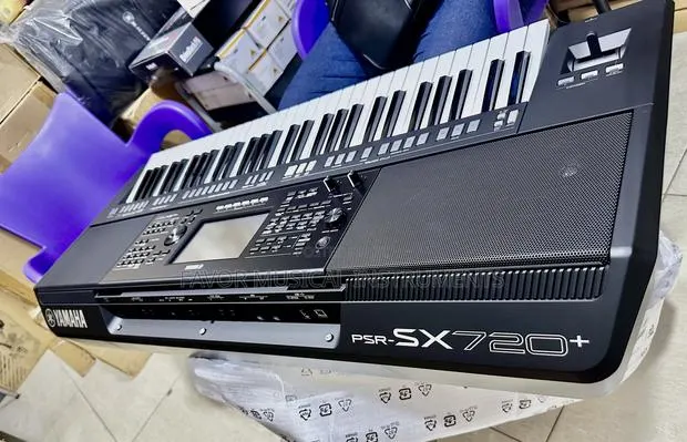 Yamaha PSR-Sx720+ Keyboard · Photo 1