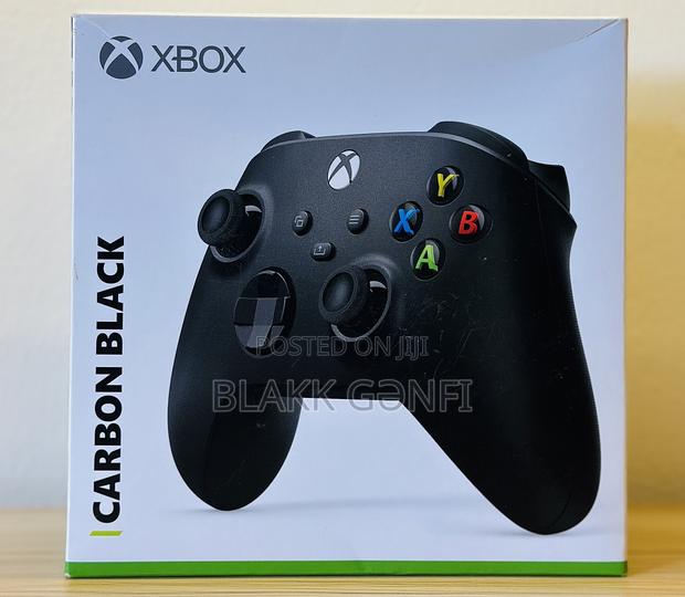Xbox Series X/S Carbon Black Controller · Photo 1