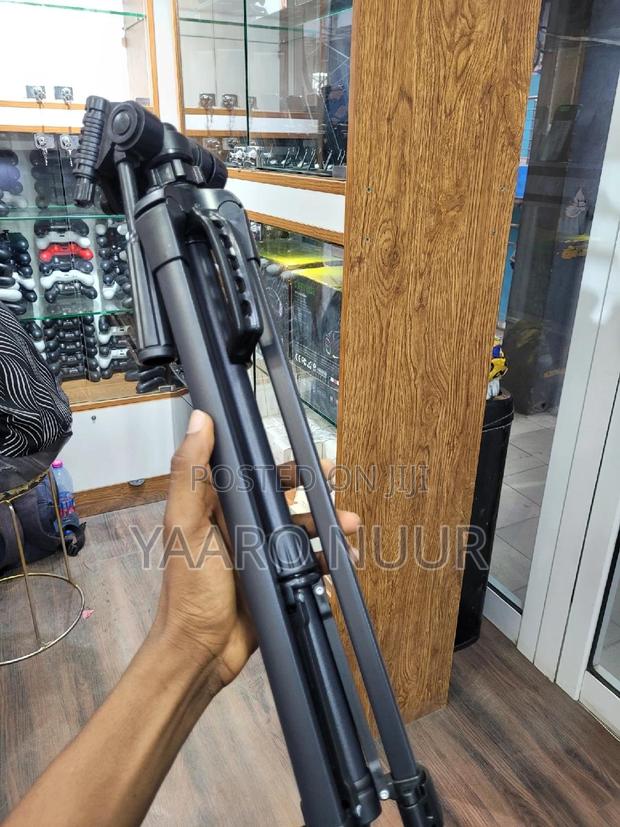 Tripod Stand for Sale · Photo 1