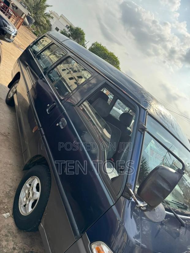 Hyundai H-100 2004 Blue · Photo 2