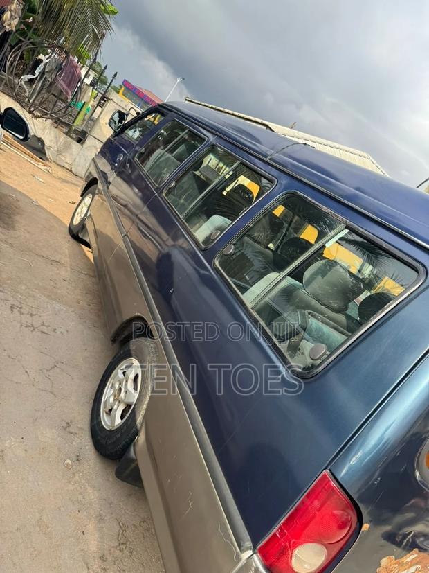 Hyundai H-100 2004 Blue · Photo 5