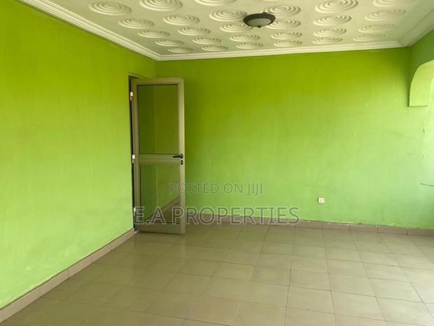 9bdrm House in Sakumono for rent · Photo 6