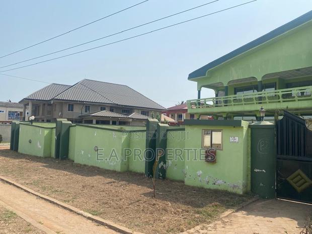 9bdrm House in Sakumono for rent · Photo 7