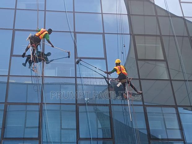 Front Window Glass Cleaning · Photo 5
