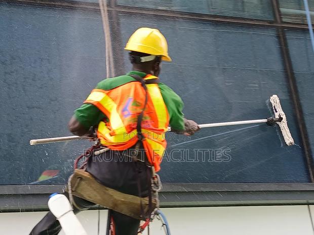 Front Window Glass Cleaning · Photo 7