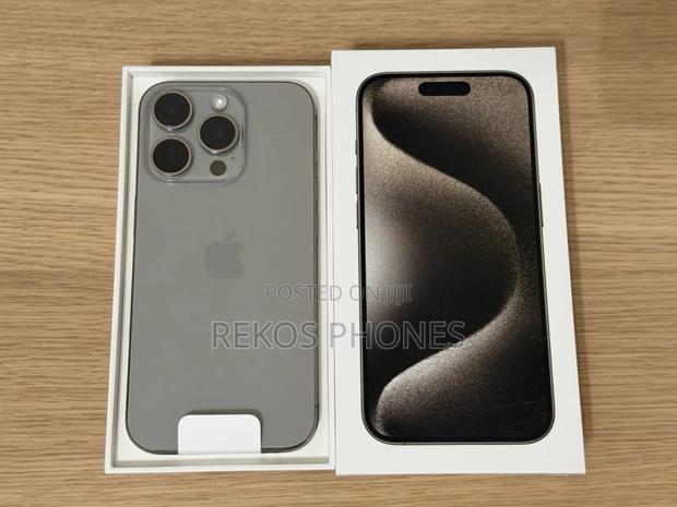 New Apple iPhone 15 Pro 256 GB Gray · Photo 2