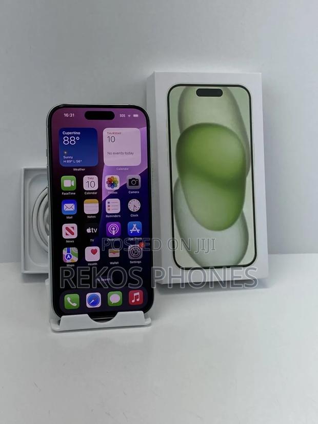 New Apple iPhone 15 128 GB Green · Photo 1