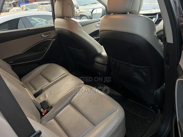 Hyundai Santa Fe SE Ultimate FWD 2017 Black · Photo 4