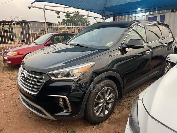 Hyundai Santa Fe SE Ultimate FWD 2017 Black · Photo 2