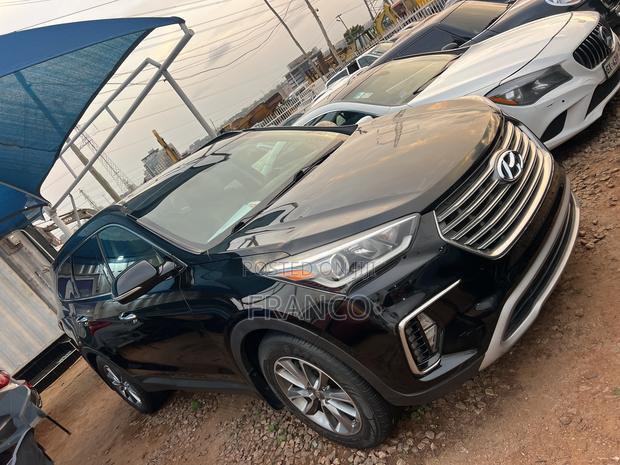 Hyundai Santa Fe SE Ultimate FWD 2017 Black · Photo 1