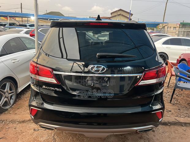 Hyundai Santa Fe SE Ultimate FWD 2017 Black · Photo 6