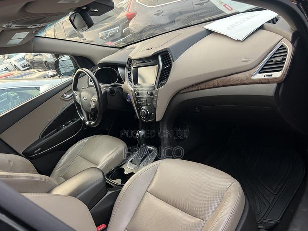 Hyundai Santa Fe SE Ultimate FWD 2017 Black · Photo 5