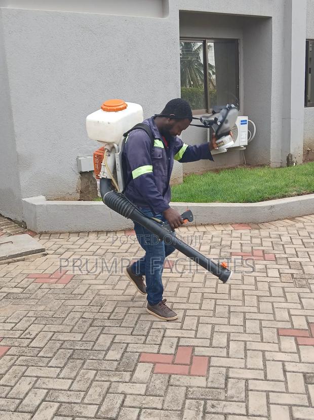 Fumigation of Trees and Flowers · Photo 3
